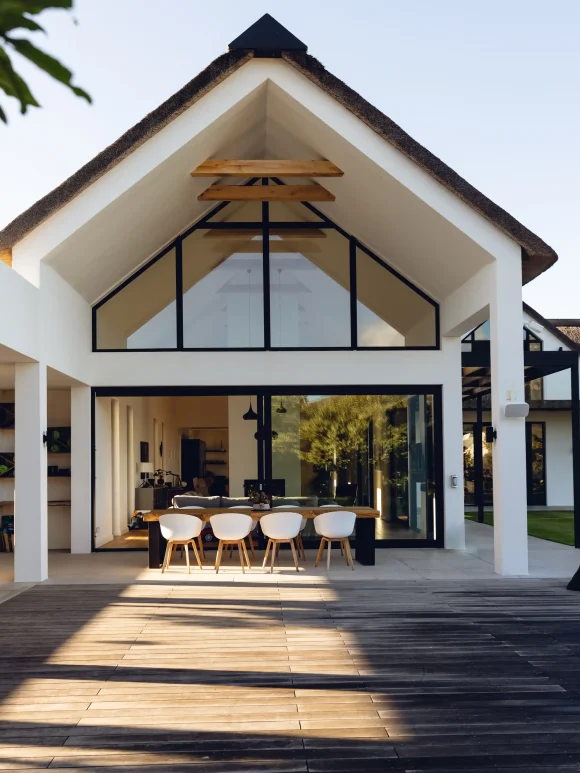 Creating a Luxurious Home on a Budget: Affordable Ways to Add Glamour