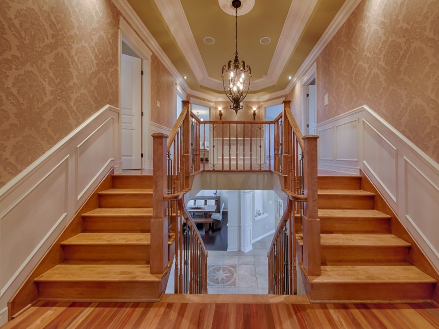 15 Creative Ideas For Stair Landing Decor