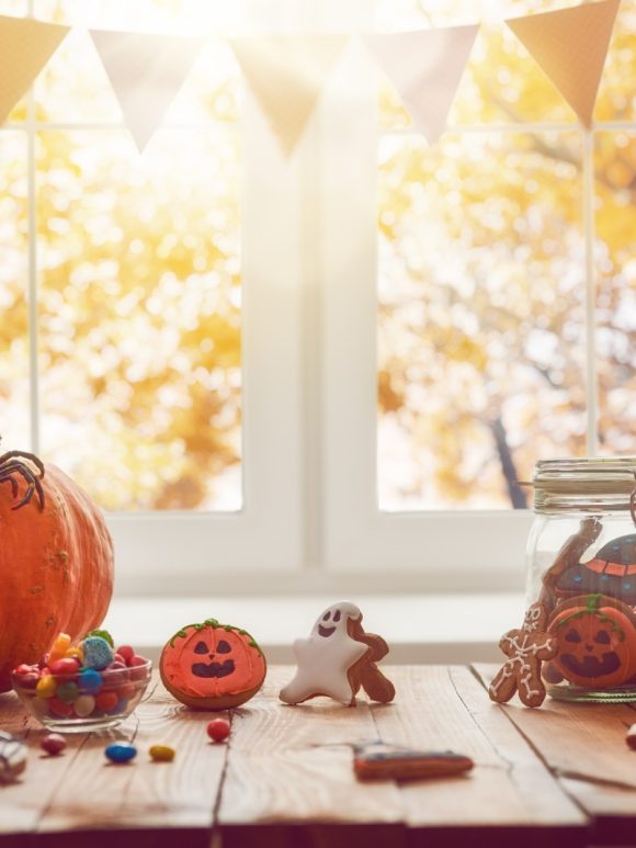 12 Fall Sunroom Ideas for a Warm and Inviting Atmosphere
